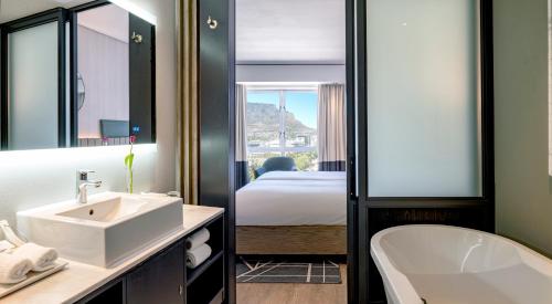 Hyatt Regency Cape Town