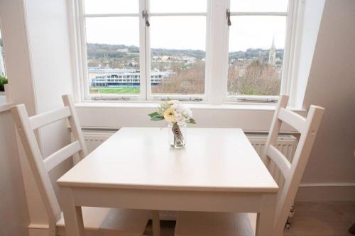 Spectacular views, 1 Bed Central Bath Apartment, Bath (photo 4)