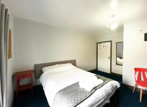 KINGS - Budget Hotel in Corporation Park