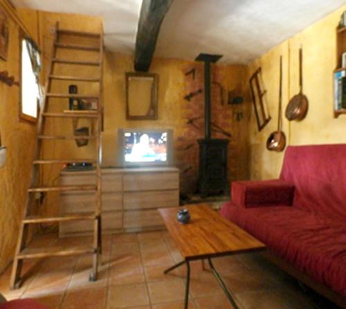 Villa with 3 bedrooms in Flassans sur Issole with private pool furnished garden and WiFi 40 km from the beach - image 2