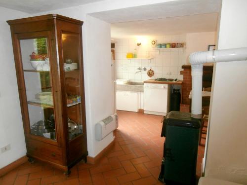 One bedroom house with shared pool furnished garden and wifi at Bibbiena