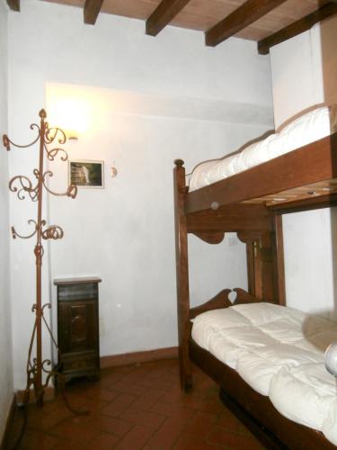 One bedroom house with shared pool furnished garden and wifi at Bibbiena