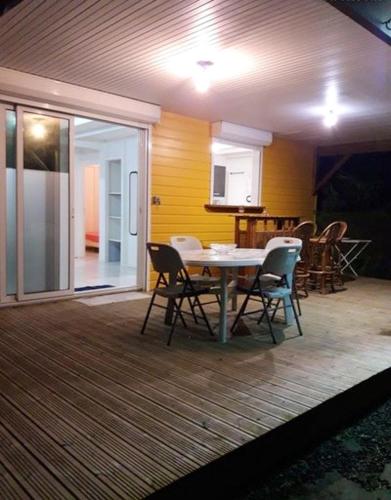 balkon/terras, Maison cosy Le Lamentin, jardin in Le Lamentin