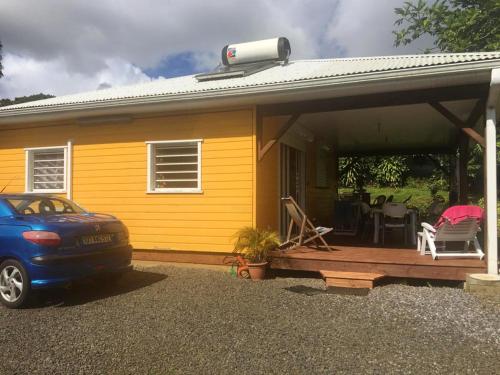 Maison cosy Le Lamentin, jardin in Le Lamentin