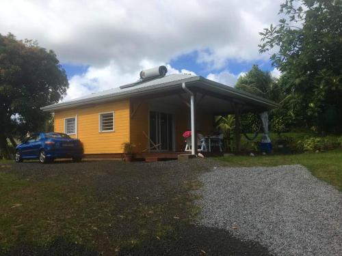 Maison cosy Le Lamentin, jardin in Le Lamentin