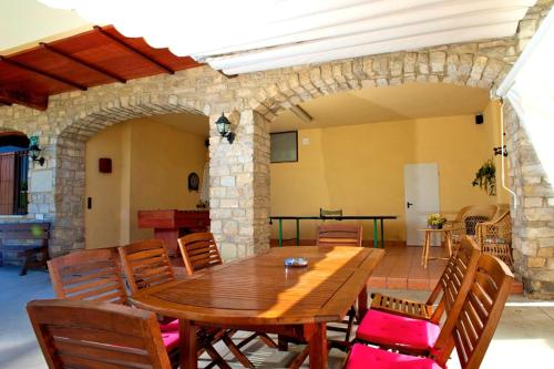 7 bedrooms villa with private pool jacuzzi and furnished terrace at Tornabous in Tornabous