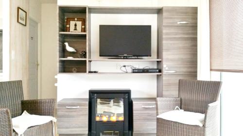 House with 2 bedrooms in Le Bois Plage en Re with shared pool furnished terrace and WiFi 400 m from the beach - main image