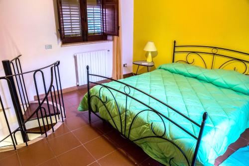 Apartment with 2 bedrooms in Palermo with enclosed garden and WiFi 800 m from the beach - image 7