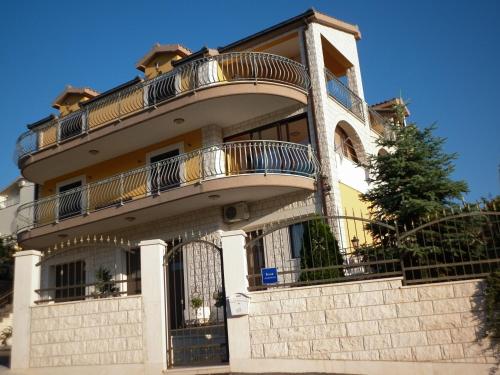 Apartments Ivona 2 - image 10