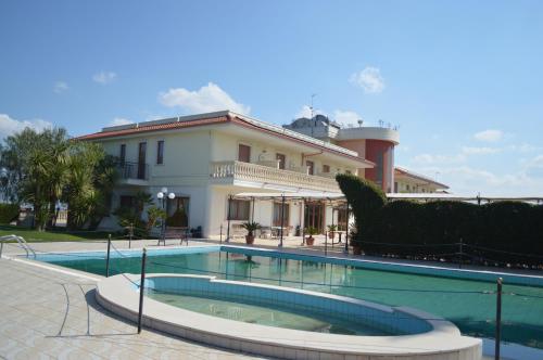 外部景觀, Unico Serrone Palace in 卡拉多