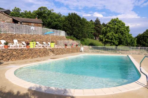 Chalet with 3 bedrooms in Gravieres with wonderful mountain view shared pool furnished garden - image 4