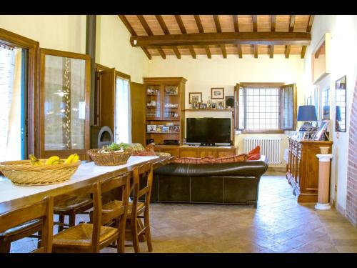 4 bedrooms villa with private pool furnished garden and wifi at Montecampano