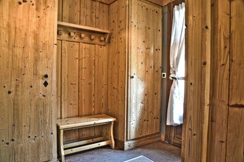 Apartment with 2 bedrooms in Les Deux Alpes with wonderful mountain view terrace and WiFi 50 m from the slopes - image 2