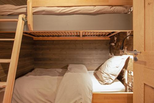 Apartment with 4 bedrooms in Alpes d'huez with wonderful mountain view furnished balcony and WiFi - main image