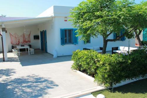 3 bedrooms house at Monopoli 30 m away from the beach with enclosed garden and wifi