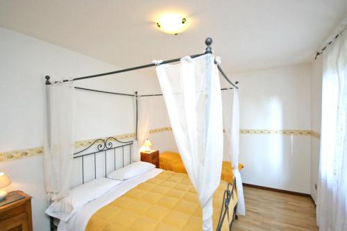 2 bedrooms apartement with shared pool and furnished garden at Ramazzano Le Pulci