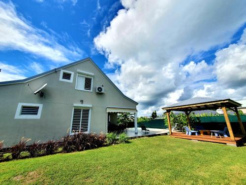 Garden, Villa Ohana in Berard
