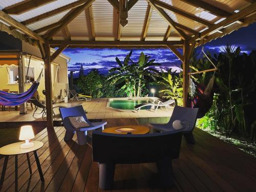 Swimming pool, Villa Ohana in Berard