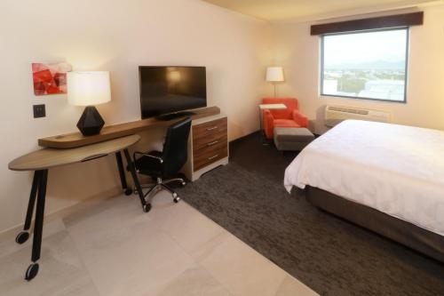 Holiday Inn & Suites - Monterrey Apodaca Zona Airport, an IHG Hotel