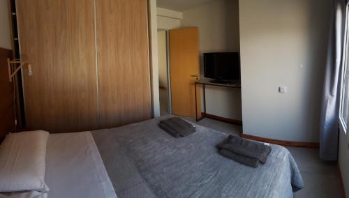 One-Bedroom Apartment image 6