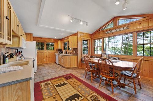 Stone Lake View - Main House in Manitowish Waters, USA
