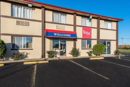 Red Roof Inn & Suites Wapakoneta