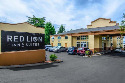 Red Lion Inn & Suites Des Moines - Hotel