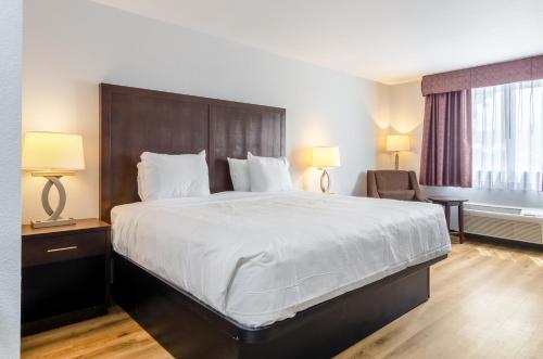 Red Lion Inn & Suites Des Moines - main image