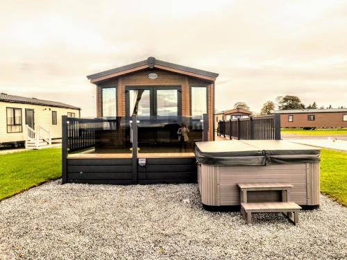 Chorus Lodge with Hot Tub 33 - Stewarts Resort gîte à louer Broughty Ferry Railway Station