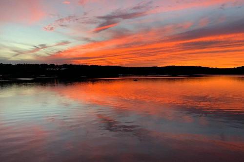 Waterfront Home with a View - Apartment - Groton