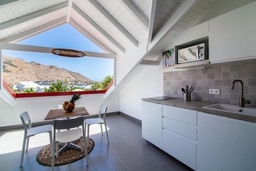 beautiful suite s8, pool, sea view, pinel Island