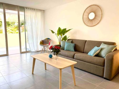 Beautiful suite S6, pool, sea view, Pinel Island