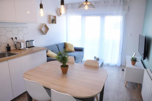 . Appart T2 avec terrasse, parking et wifi