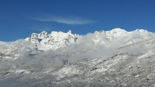 Briançon-Serre Chevalier - Apt 3 pièces - 4 à 6 couchages - Au calme-Jardin mis à dispo