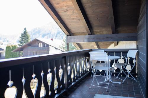 Sonnensteig 286m von Waxensteinstraße entfernt