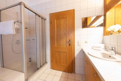 Alpen Chalet - image 11