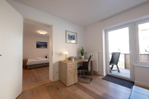 Apartment with Mountain View image 5