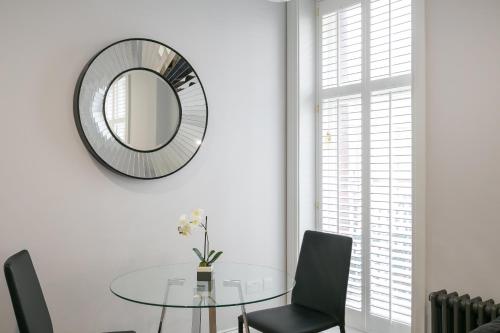 Urban Chic - Shaftesbury - image 12