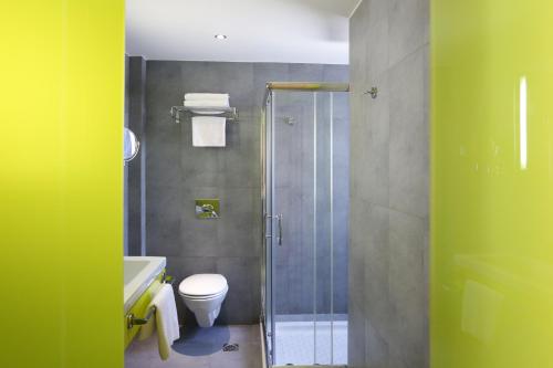 Standard Single Room image 8