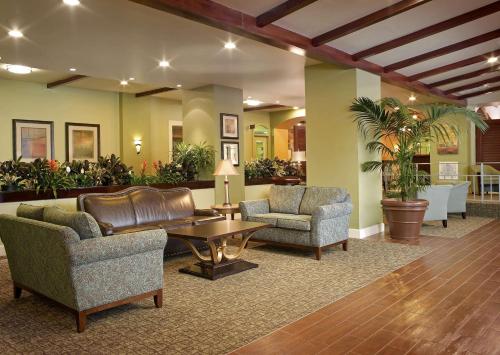 Palm Beach Shores Resort and Vacation Villas - 로비