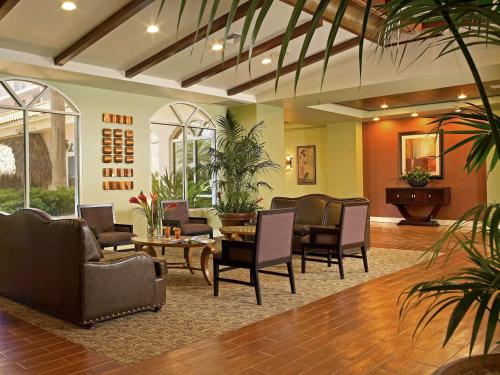 Palm Beach Shores Resort and Vacation Villas - 로비