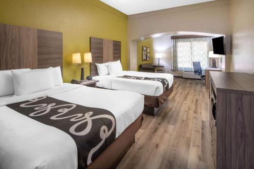 Studio Suite with Two Queen Beds - Non-Smoking