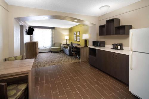 La Quinta by Wyndham Atlanta Stockbridge - image 7