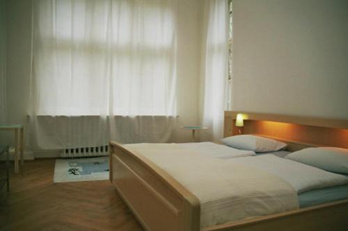 Hotel Garni Kleist am Kurfürstendamm - image 3