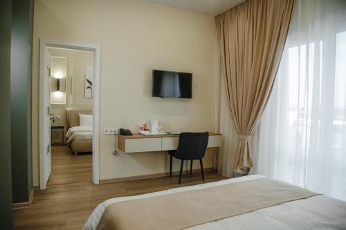 Dream Hotel - image 9