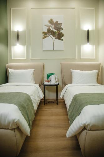 Dream Hotel - image 6