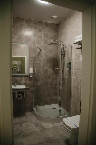 Dream Hotel - image 7