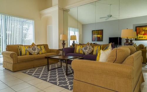 Morningside Vista- 4 bedroom home with a private pool & spa game room and resort amenities - image 8