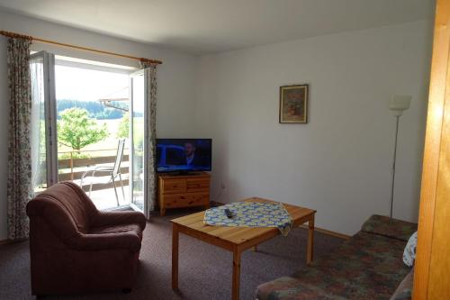 Apartment with Mountain View