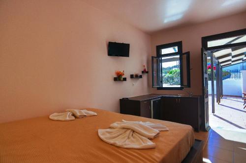 Little Lindos Sea View Studios - image 7